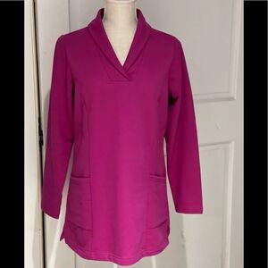 D & Co Active soft shirt with v neck and pockets